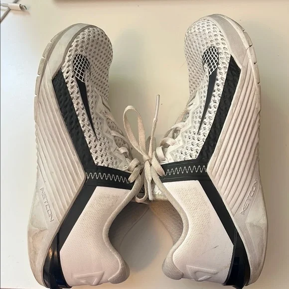 Nike White/ Black Metcon 6 Shoes - Picture 4 of 5
